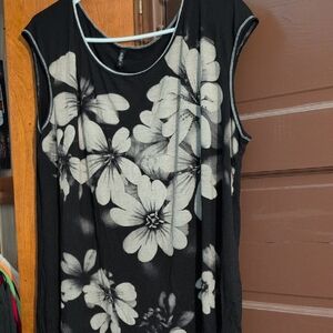 Floral Black and White Women's Top 3x